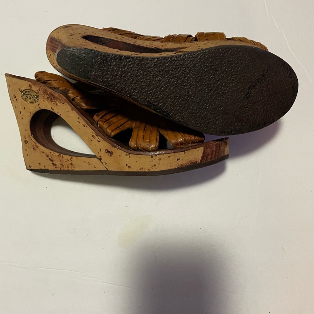 Sandal - Picture 7 of 8